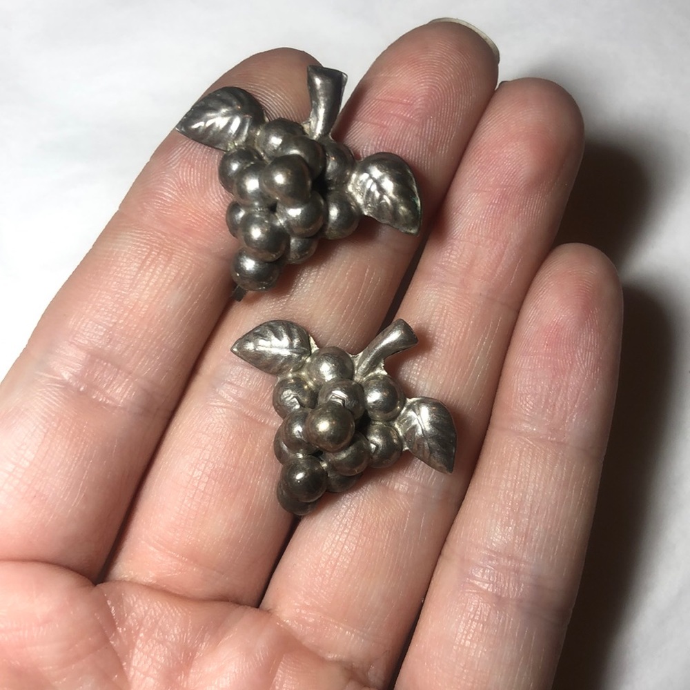 Mexico Sterling Grape Cluster Screwbacks Repair - Picture 4 of 4